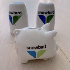 Pepper and salt table set with piggy bank